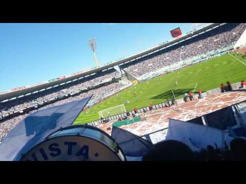 "LA FIEL entrando en el clásico contra belgrido" Barra: La Fiel • Club: Talleres