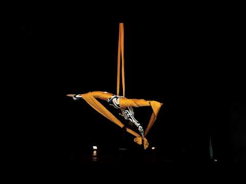 Aerial Silk performance - Mea Ruiter - Saranghi Breaks, Kaya Project
