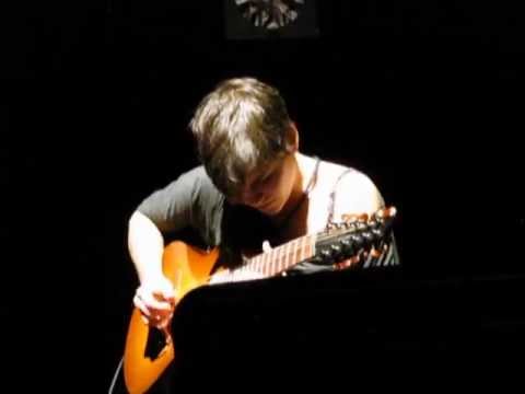 12/15 Kaki King - King Pizel @ CTE, Estarreja, Portugal (14/04/2012)