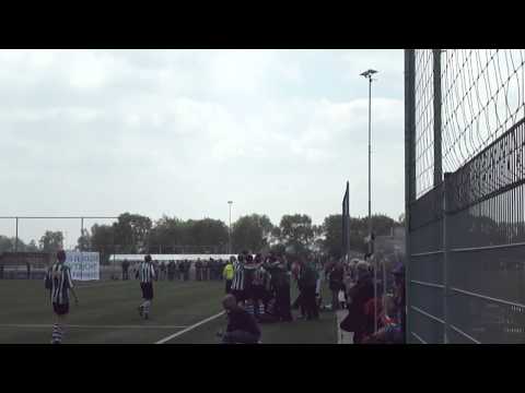 Vreugde na de 1-0 van Tricht tegen DFC (1 juni 2013)