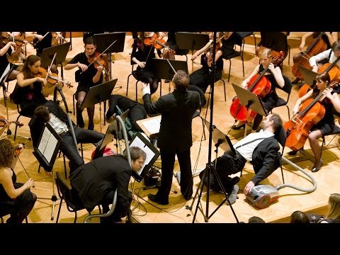 Malcolm Arnold: A Grand Grand Overture