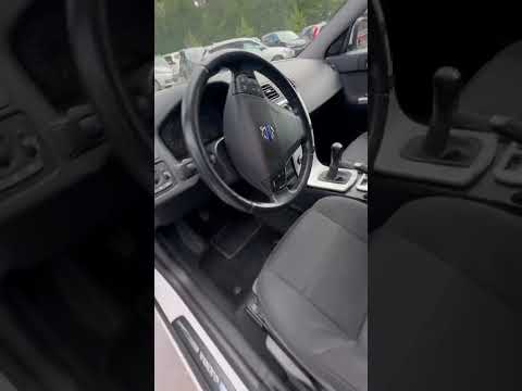 фото volvo v50 i рестайлинг 0