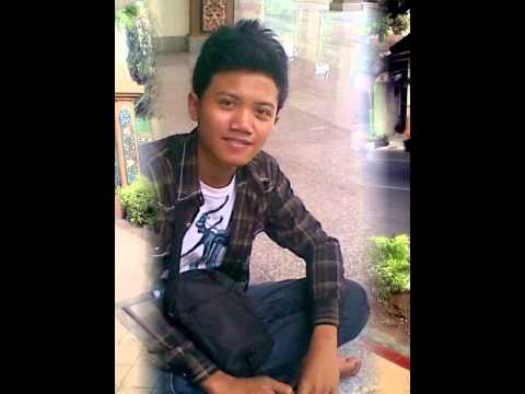 download lagu mp3 mp4 Adista Bukan Romeo Dan Juliet, download lagu Adista Bukan Romeo Dan Juliet gratis, unduh video klip Adista Bukan Romeo Dan Juliet