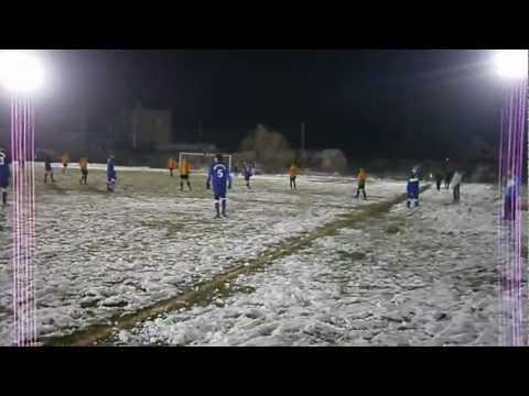 SECVENTE DIN TIMPUL MECIULUI AS BERZASCA - SEMENICUL VALIUG , PRIMUL MECI DIN LIGA A IV-a CARAS- SEVERIN JUCAT IN NOCTURNA ( 1 )