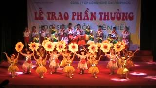 preview picture of video 'Văn nghệ Traphaco || Ai yêu Bác Hồ Chí Minh hơn thiếu niên nhi đồng'