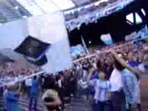 "Fiesta de la hinchada de Racing" Barra: La Guardia Imperial &bull; Club: Racing Club &bull; País: Argentina