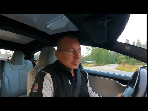 Tesla, huollossa käymisen sietämätön keveys.