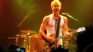 Lifehouse - Don&#39;t Wake Me When It&#39;s Over - Lve at Paard van Troje Den Haag 10/06/2011