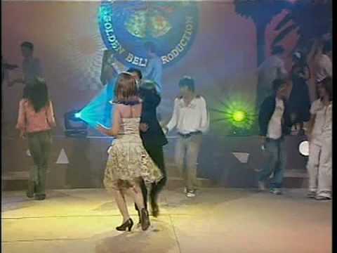 Sinn Sisamuth / Dy Saveth - Pleng Leng Hoeuy