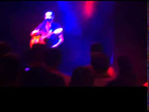 Jon Gomm  Guitar drumming lesson