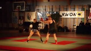 preview picture of video 'Pokaz Kickboxing Mława - Gala Sztuk i Mistrzów Walki - Piastów 2010'