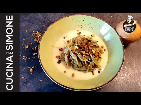 Pasta fresca all'avocado burro e salvia su crema di patate con granola di pistacchio. "Healthy"