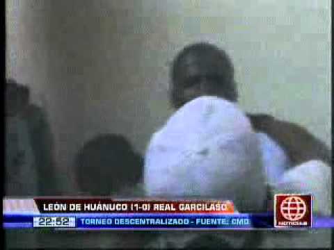 Guadalupe wanted to hit Johan Fano and created a huge scandal after the León-Garcilaso match.