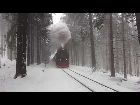 Dampfloks im verschneiten Harz - Wintertraum der Vergangenheit