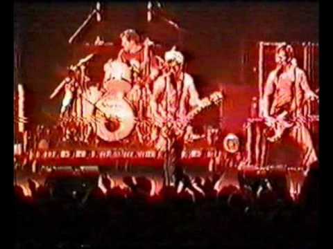 Green Day live at Palavobis, Milano, Italy (03/12/2000) - Full concert - Part 1