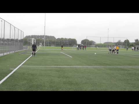 Tricht B2 komt op 3-0 tegen Wilhelmina B3 (10 mei 2014)