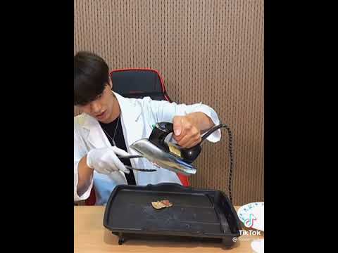 BTOB sungjae used an iron to cook the meat...
