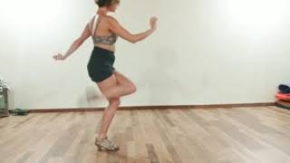 YAMILA IVONNE   BAILANDO SOLA, PRACTICANDO, IMPROVISANDO TANGO Y ALGO MÁS 😁