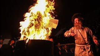 ר' אלימלך בידרמן בהדלקה הגדולה במירון! (צילום: דוד כהן) R' Elimelech Biderman Hadlaka Meron 2019