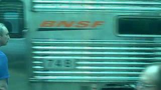 preview picture of video 'Pacing Metra into Union Station'