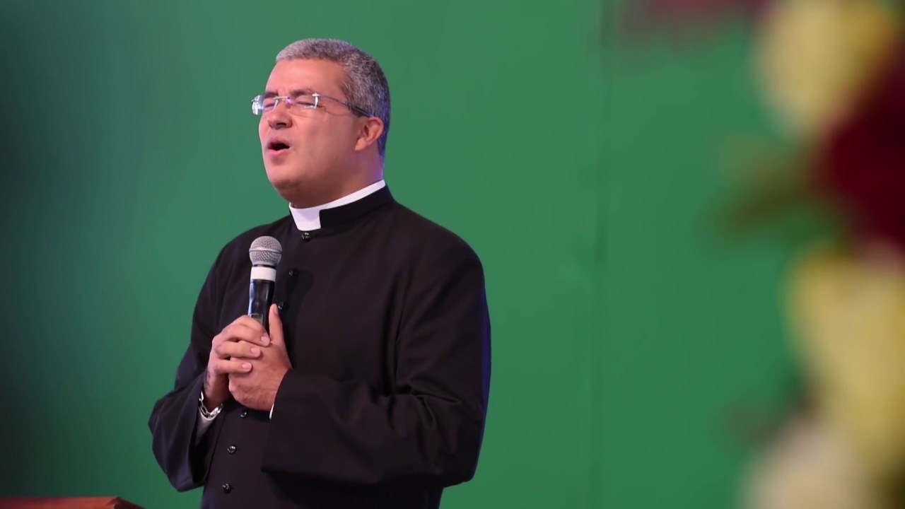 Intimidade: Ele me chamou e eu fui - Padre Roger Luis