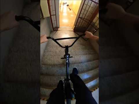 Wjechałem BMX’em do szkoły 😱 #shorts #polska #school #fun #challenge #sports #viral #bmx #bike