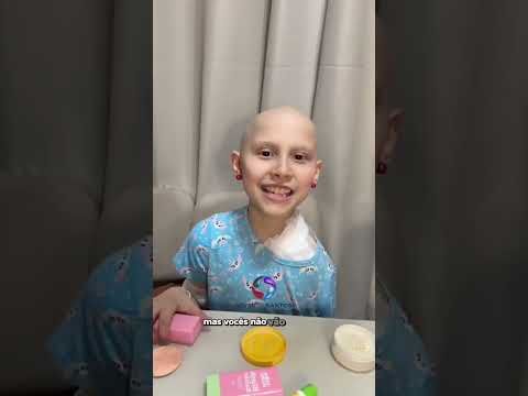 Menina de 8 anos que enfrenta câncer raro precisa de ajuda para conquistar uma prótese robótica.