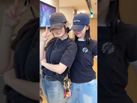 나연 언니 기다리면서 틈새 챌린지 찍기 📸#TWICE #트와이스 #NAYEON #나연 #NA #ABCD #MOMO #모모 #MINA #미나