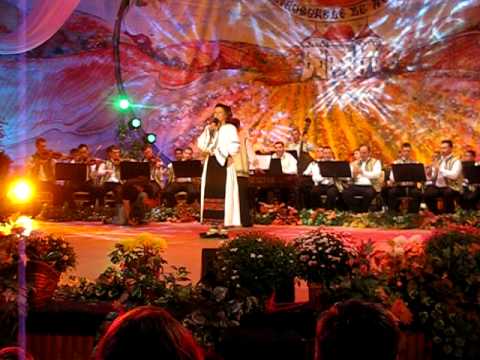 EUGENIA HOROBA LA FESTIVALUL STRUGURELE DE AUR 2011  1