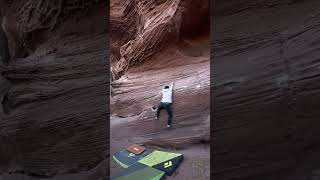 Video thumbnail of Un grano de arena en mi ojo, 6b+. Mont-roig del Camp