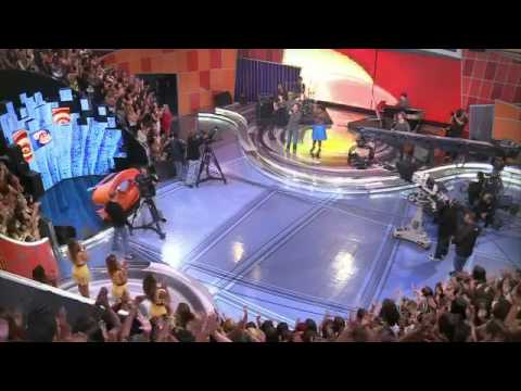 Jesuton canta tema de Morena e Théo em Salve Jorge - Caldeirão do Huck