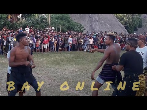 TINJU ADAT PALING NGOTOT - Suko Penginanga vs Suko Boawae