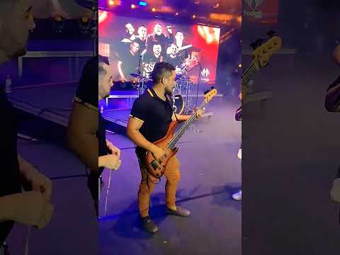 Nosso Baixista Jairo Bass tocando com a Banda Som & Louvor na Expofeira Agropecuária do Amapá 2024.