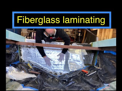 Fiberglass laminating 👌 transom.