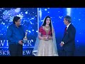 WARINA HUSSAIN ON RAMP FOR JEWELBUZZ ICONIC AWARDS 2023 FASHION NIGHT 02