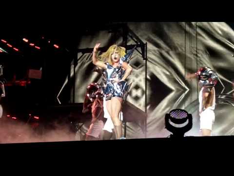 Lady Gaga Lollapalooza 2010 Bad Romance.MOV