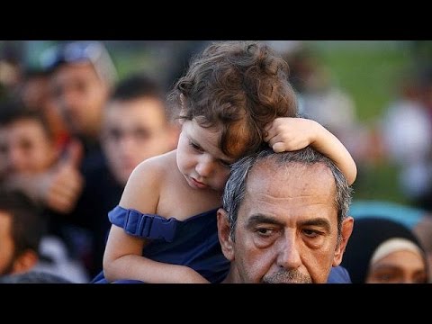 Mehr Flüchtlinge, keine Züge: Krise an der deutsch-österreichischen Grenze