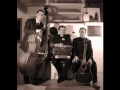 Biohtrioh - Standing on a corner (Dean Martin ...