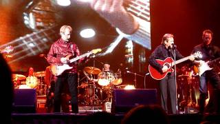 The Monkees Head Intro Circle Sky Can You Dig It 1st Night UK Tour Liverpool Echo Arena 12 May 2011