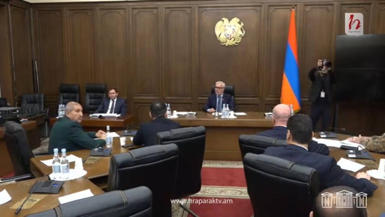 Հեռախոսները կդնեք խորհրդավոր արկղում, որ հակառակորդը չլսի ՊՆ նախարարի զեկույցը