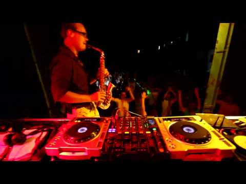 Open Air Великие Луки! Выступление Dj Andrew S.mile & Syntheticsax!