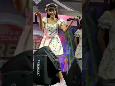 220730 (Mint Fancam) The Glass Girls - อย่ามา @ J-Trends in Town Summer Festival - Central Westgate