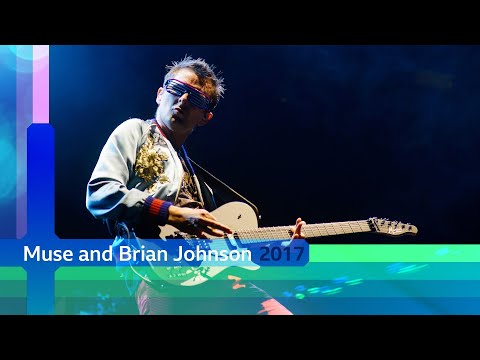 Muse - Back in Black feat. Brian Johnson (Reading and Leeds 2017)