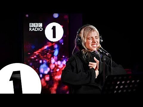 Hayley Williams - Don't Start Now (Dua Lipa cover) in the Live Lounge