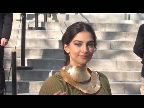 Fashion Week Paris 2020 2021  EXIT ELIE SAAB