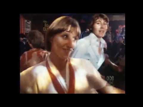 Disco lovers dance on rollers  (minimix)