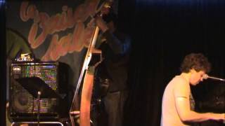 Deldongo Jazz Trio : Sim o Nao (Djavan)