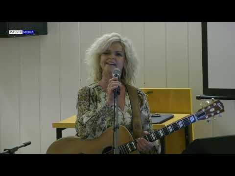 (6669) Synnøve Aanensen / allsanger: "La oss alle engang møtes" m/flere.