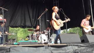 Kathleen Edwards: &quot;Asking for Flowers&quot; (8/29/15, Dundas, Ontario)