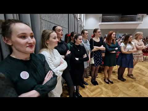 STRÁNÍ-Taneční a pěvecká ukázka "šablárů" co se děje na obchůzce